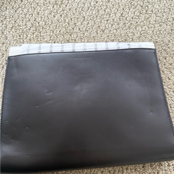 Authentic brand new with tags mk collection clutch - Picture 8 of 8